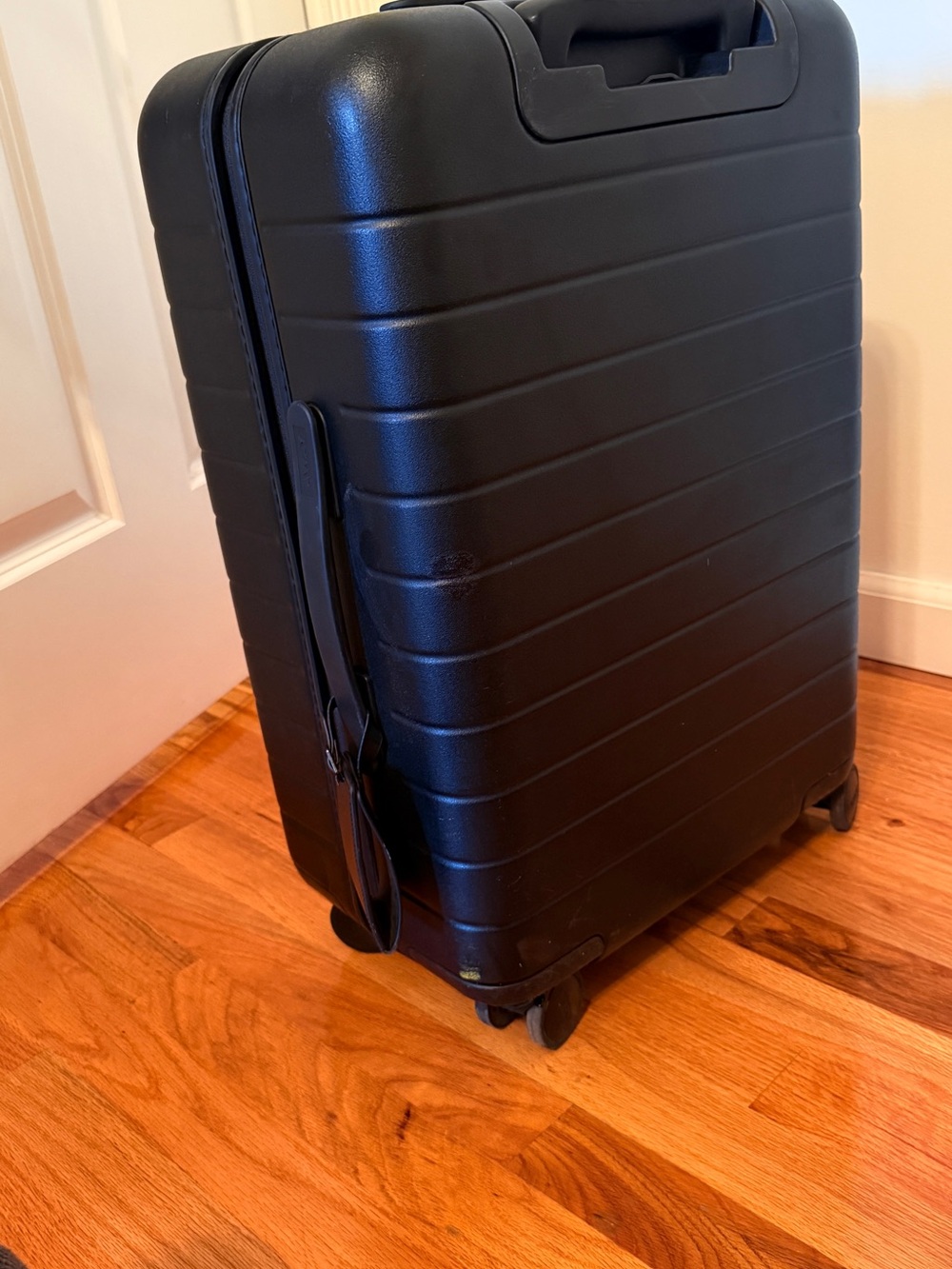 Away The Bigger Carry on Luggage - Picture 14 of 14
